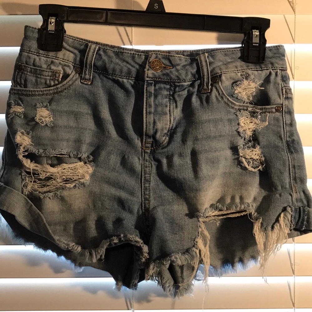 Celebrity Pink distressed shorts